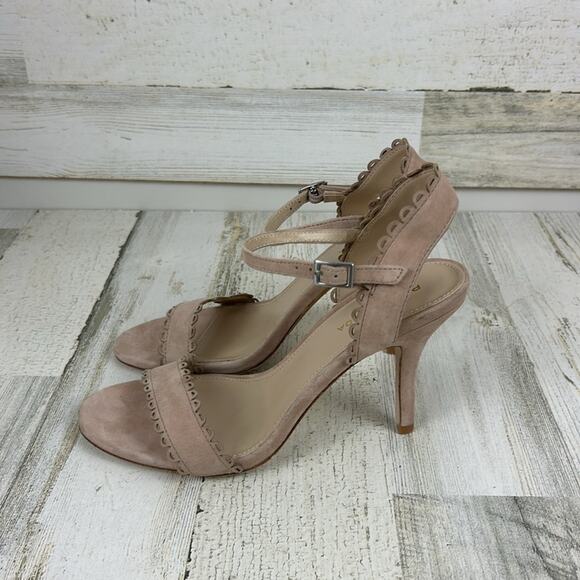Pelle Moda womens 7.5 tan suede open toe heeled sandal pump strappy scallop edge - Picture 4 of 10